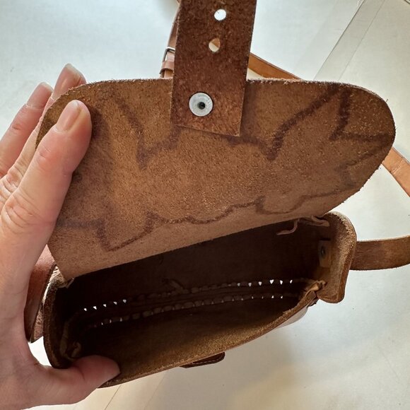 Handcrafted Brown Leather Crossbody Bag Floral Embossed Purse Adjustable Strap - Picture 7 of 7